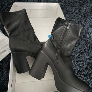 Dream Pairs Black Heeled Boots